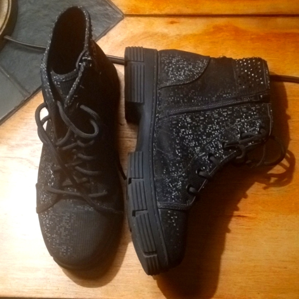 Sparkly Boots Madden NYC girls black size3